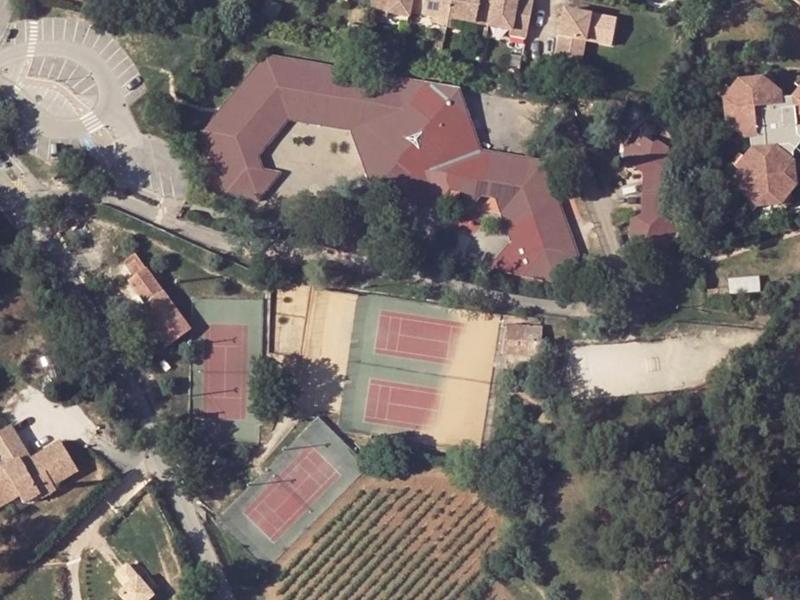 Vue aérienne de Courts de Tennis Libre Accès