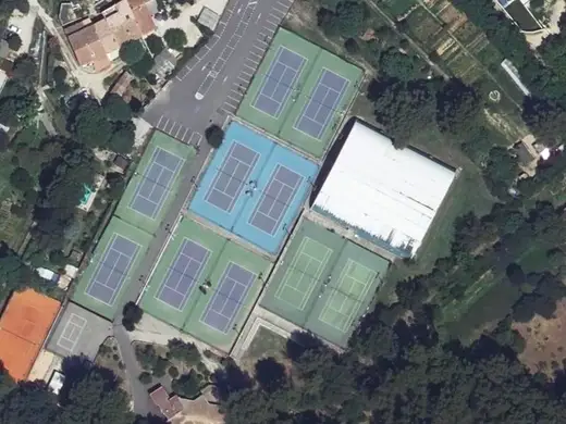 Vue aérienne de Tennis Club Aubagnais (Section Padel) à Aubagne (photographie aérienne IGN)