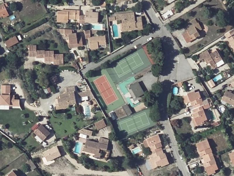 Vue aérienne de Tennis Caraon