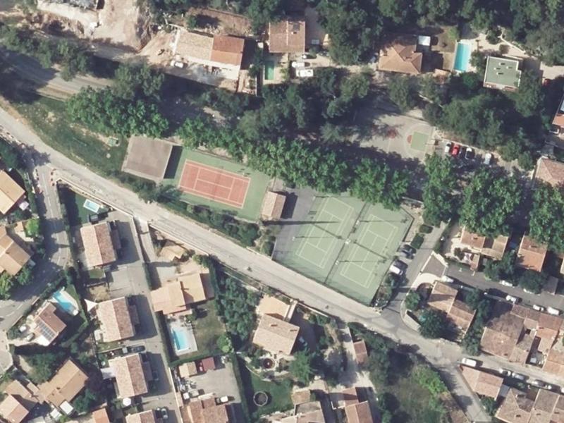 Vue aérienne de Tennis des Cyprès